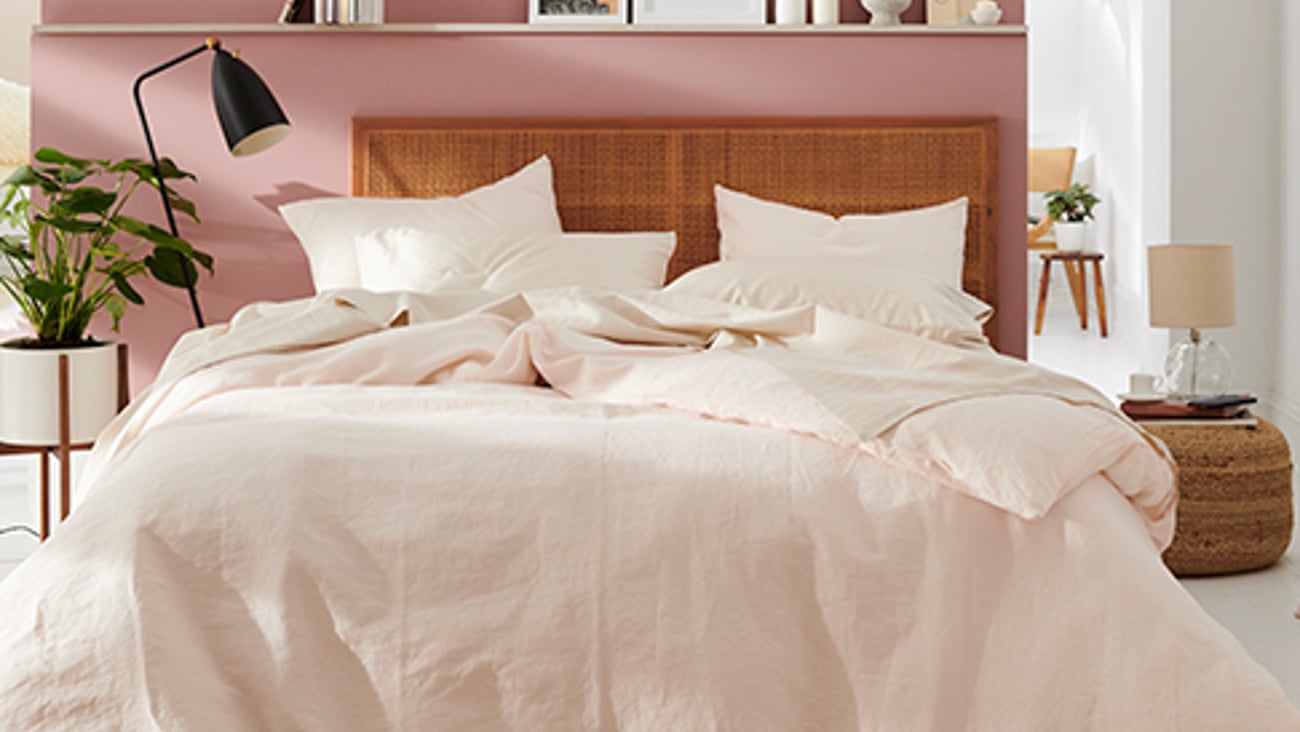 pink bed duvet