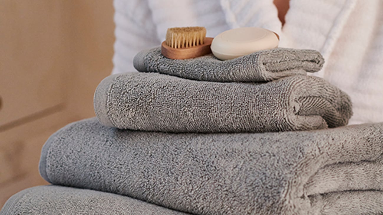 towels, robe, accessories