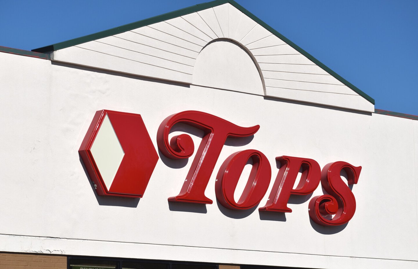 Chittenango, New York, USA - March 7, 2020: Storefront of TOPS Friendly Market. This supermarket chain of 169 grocery stores in Upstate New York, Pennsylvania, and Vermont has filed for bankruptcy.; Shutterstock ID 1670079313
