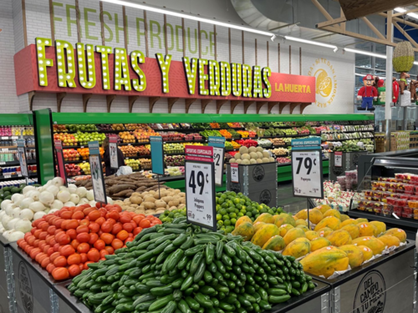 Ahorra Mucho’s new discount brick-and-mortar grocery store and innovation center is located in Aurora, Colo.