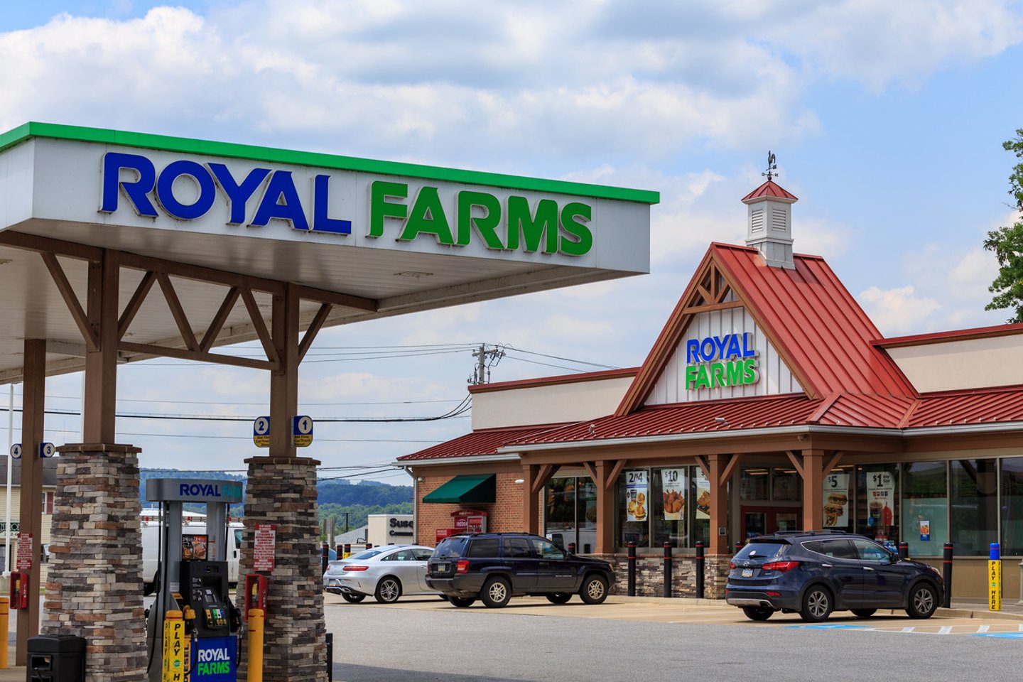 Wrightsville, PA, USA - June 7, 2018: A Royal Farms location, which is an American chain of convenience stores with over 180 locations in the mid-Atlantic states.; Shutterstock ID 1108500299