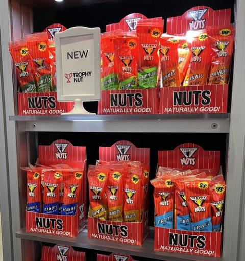 Trophy Nut